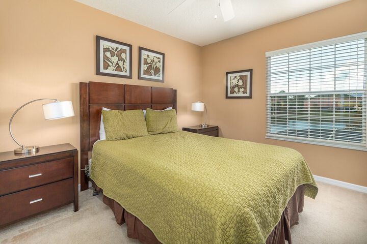 Room 6 of 17