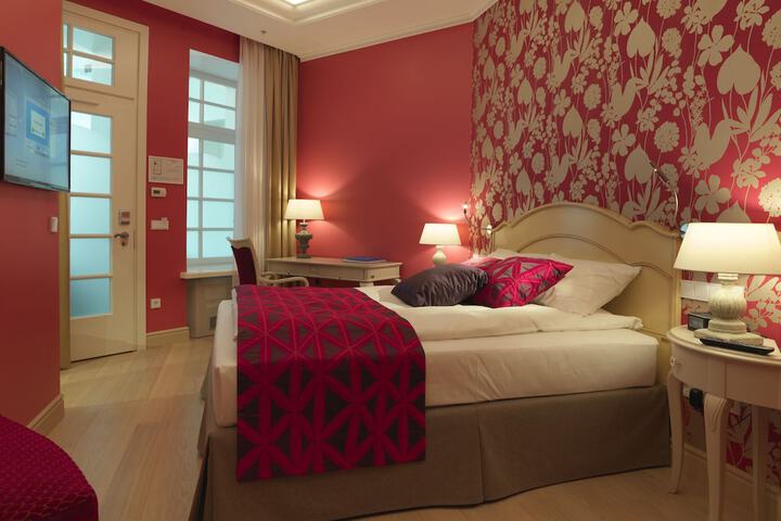Room 18 of 62