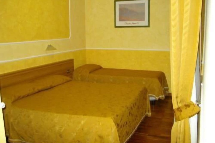 Room 13 of 39