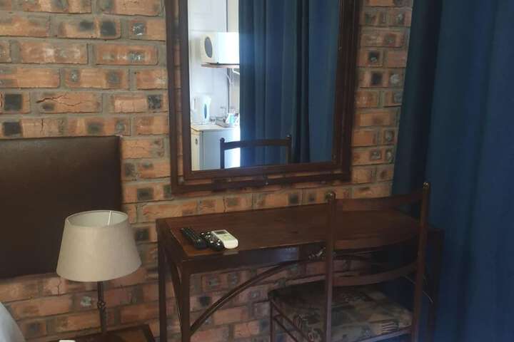 Room 4 of 48