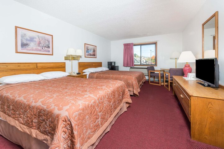 2 Double Beds (4 of 11)