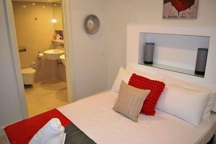 Room 14 of 33
