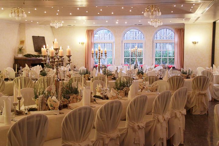 Ballroom/Hall 82 of 129