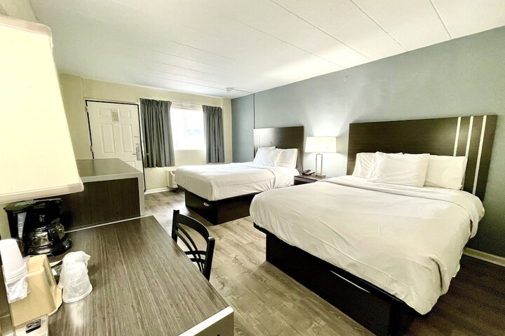 2 Queen Beds (15 of 41)