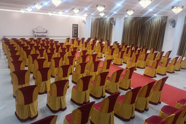 Ballroom/Hall 14 of 15