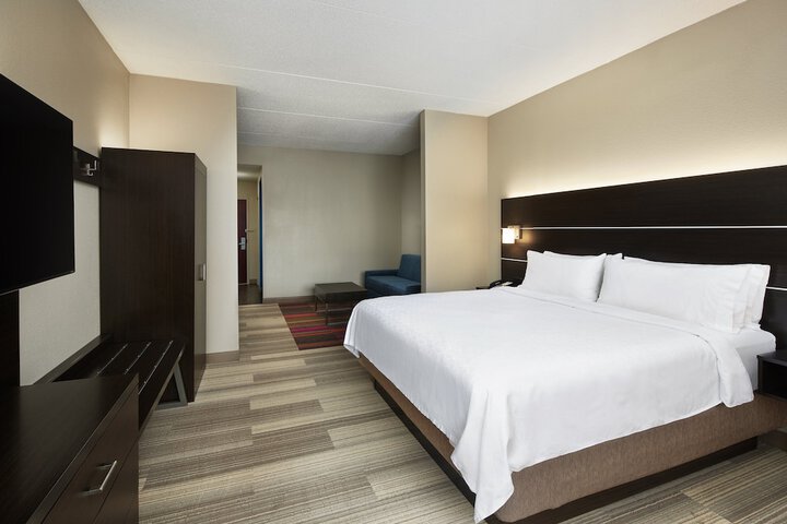 1 King Bed (7 of 15)