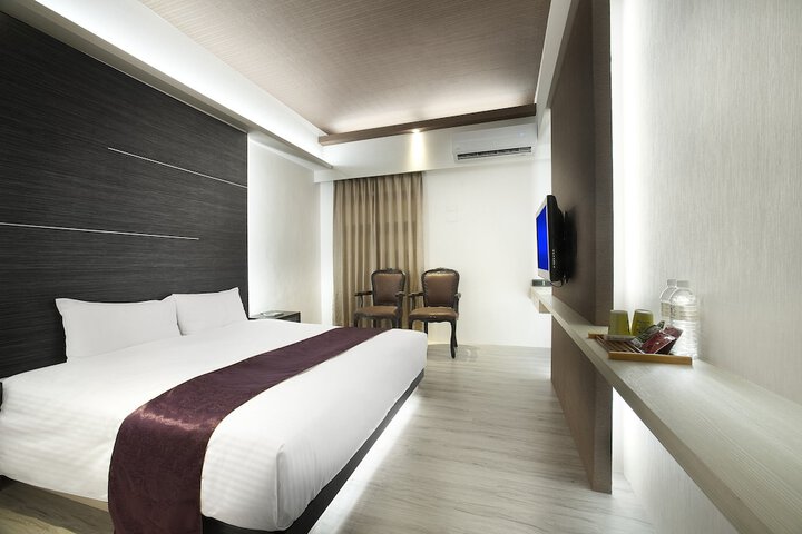 Room 18 of 38