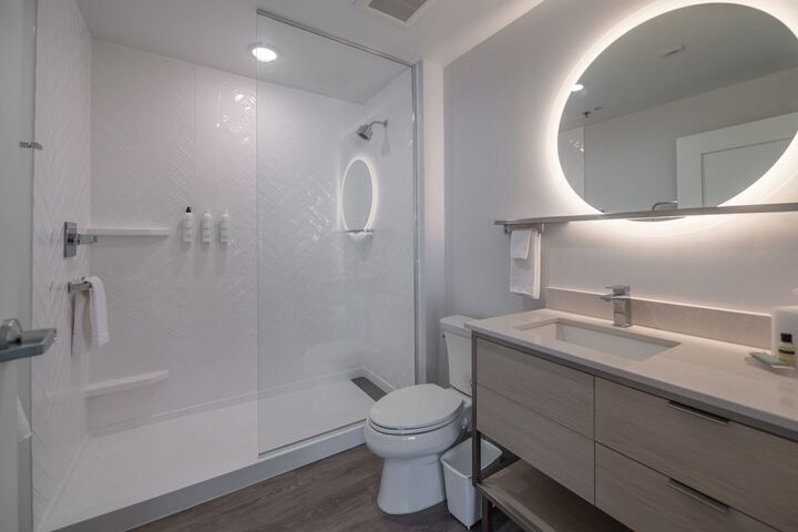 Room 24 of 51