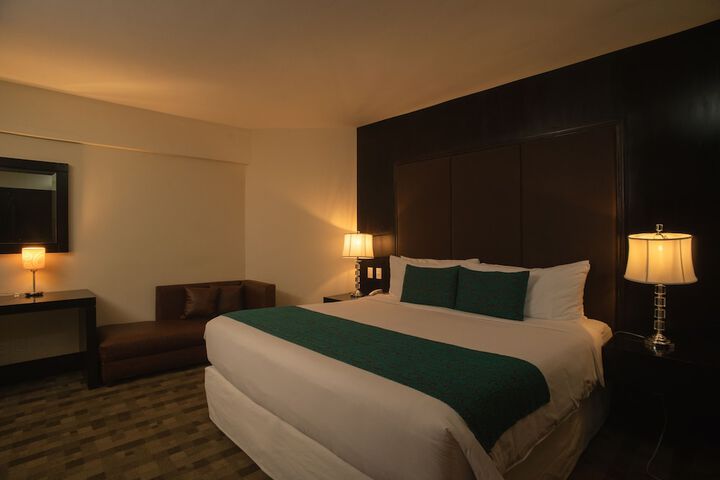Room 15 of 121