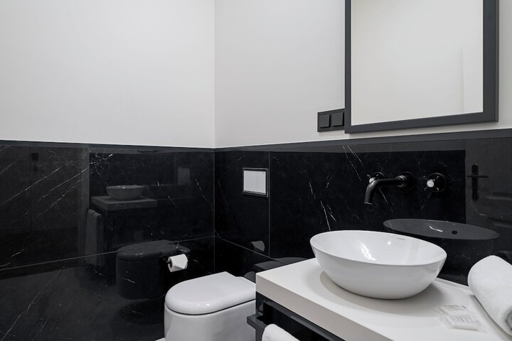 Room 40 of 49