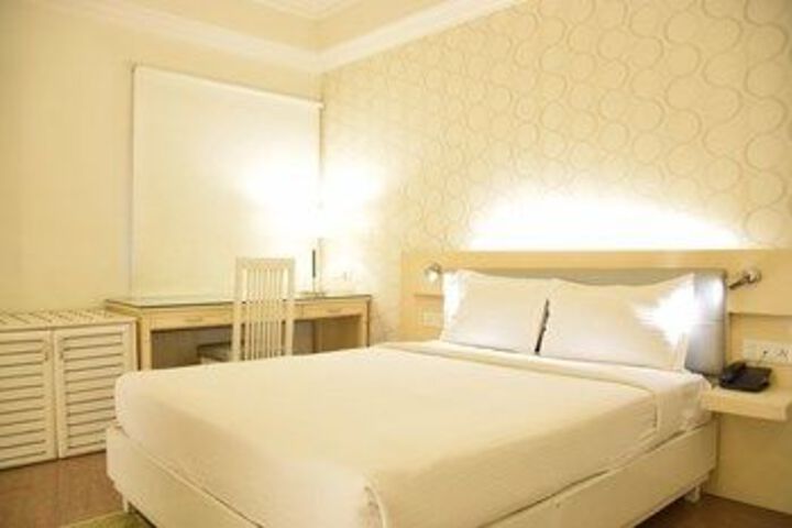 Room 6 of 22