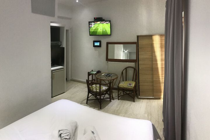Room 16 of 52