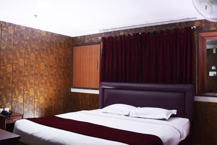 Room 28 of 41