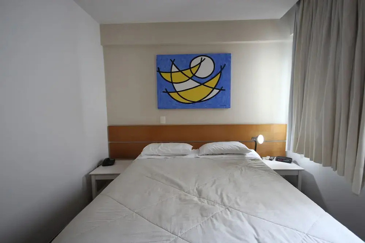 Room 4 of 16