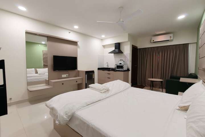 Room 13 of 25