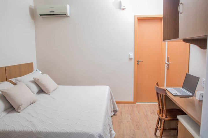 Room 6 of 37
