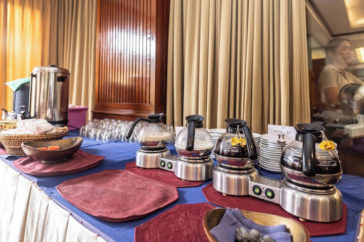 Breakfast/Coffee Service 81 of 98