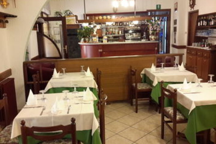 Dining 58 of 62