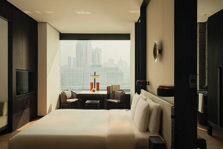 Room 102 of 141