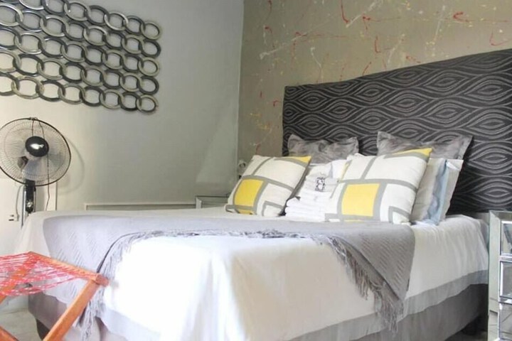 Room 9 of 22