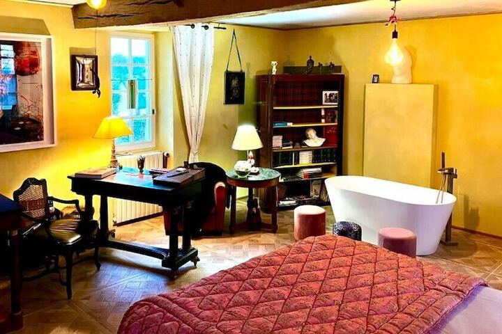 Room 3 of 10
