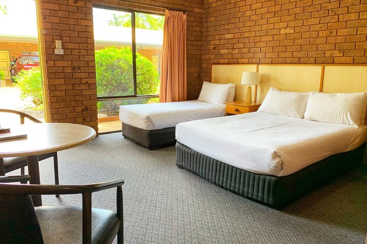 Room 4 of 42