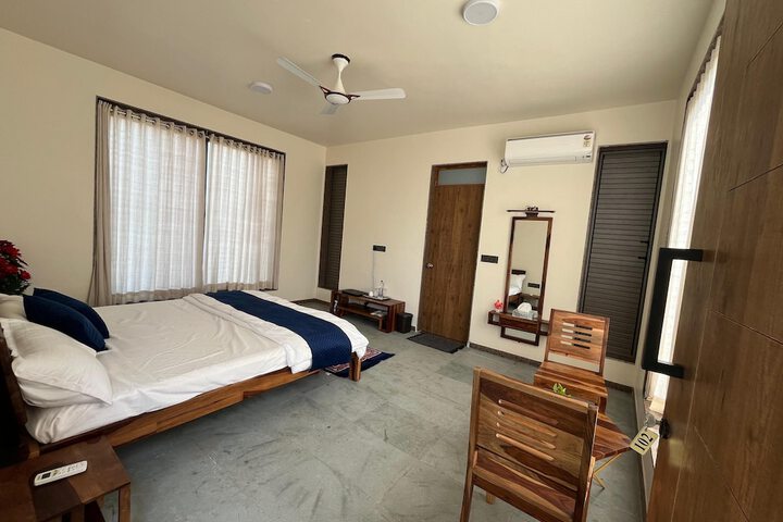 Room 9 of 72