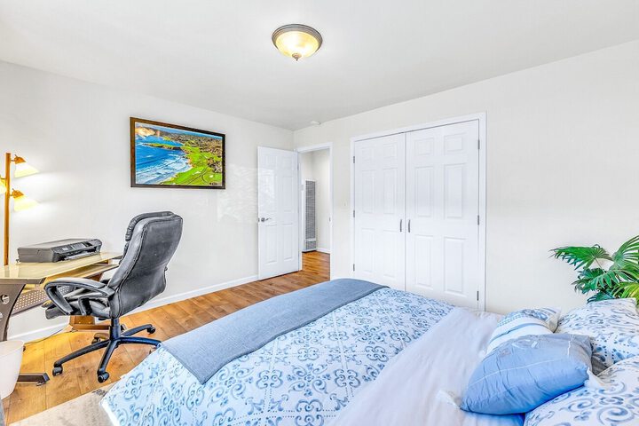 Room 4 of 28