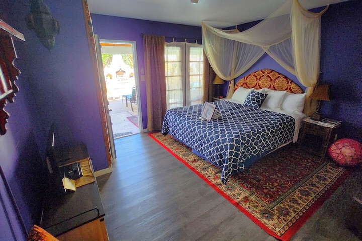 Room 8 of 36