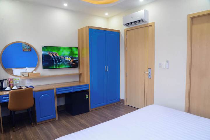Room 35 of 80