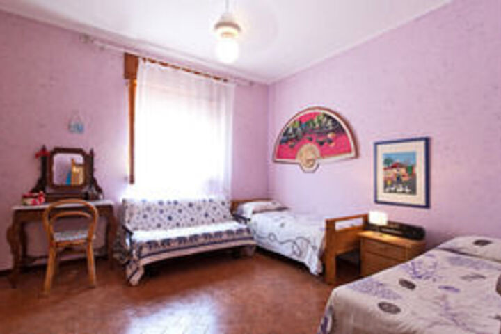Room 13 of 40