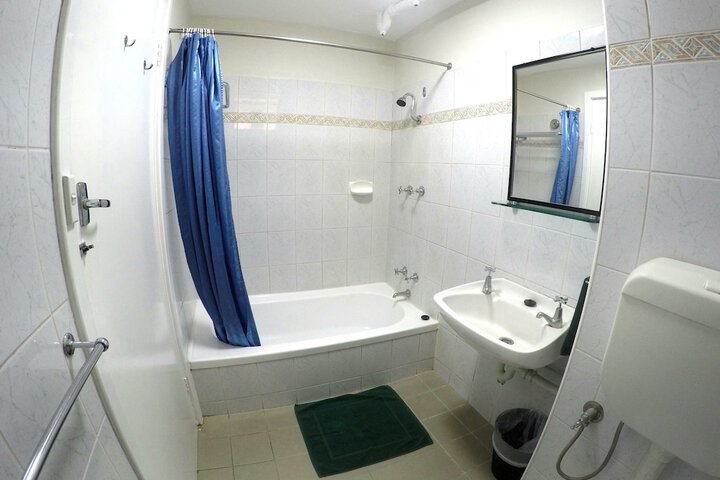 Room 52 of 65
