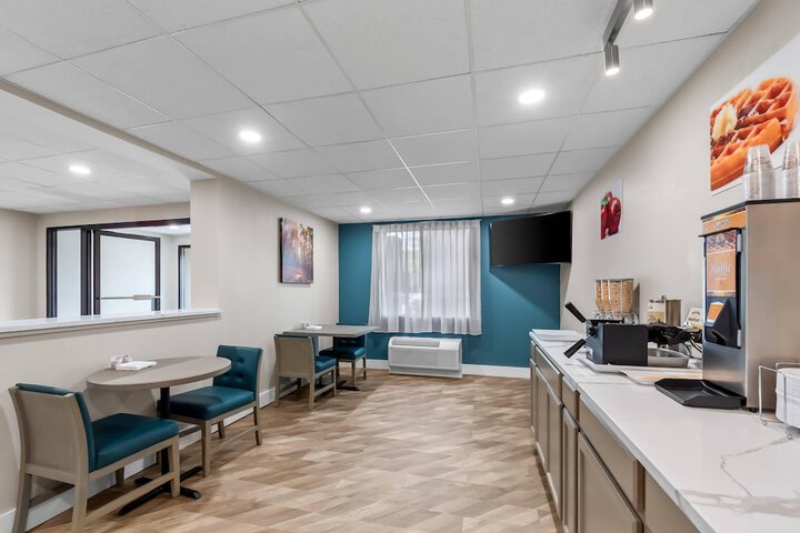 Breakfast/Coffee Service 44 of 50