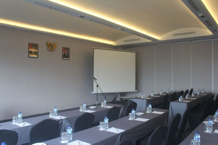 Business Center 54 of 55