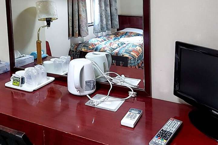 Room 7 of 25