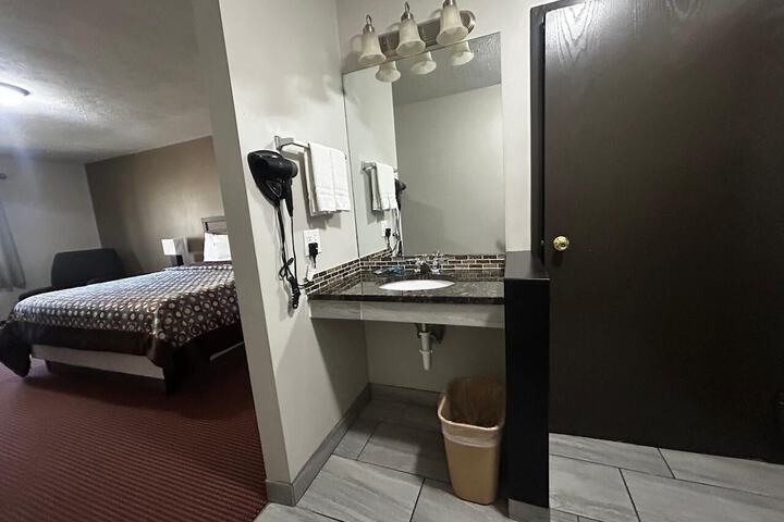 Room 10 of 51