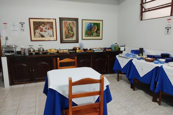 Dining 10 of 21