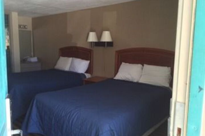 Room 4 of 6