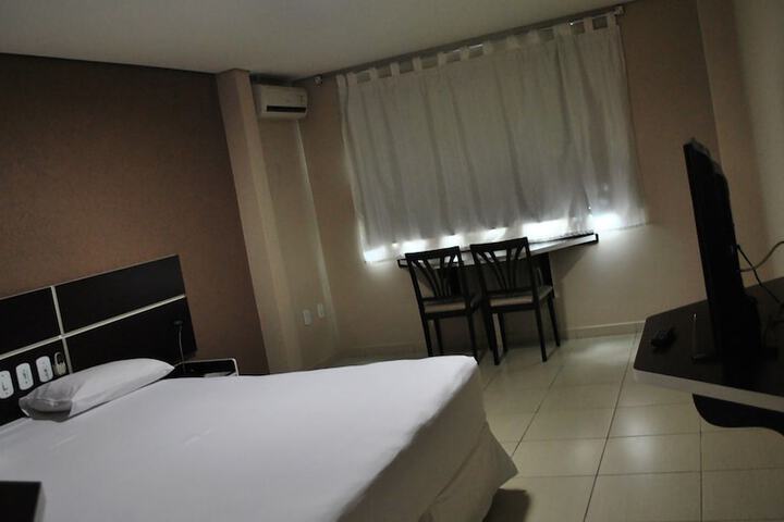 Room 8 of 19