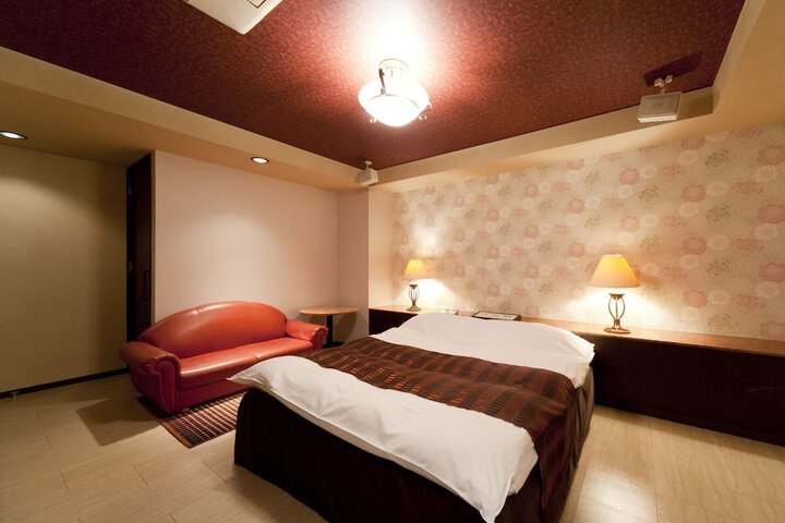 Room 6 of 30