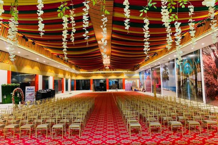 Ballroom/Hall 19 of 22
