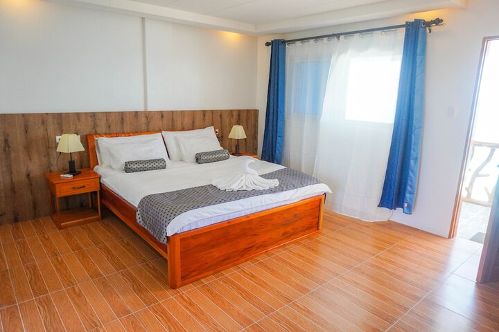 Room 3 of 42