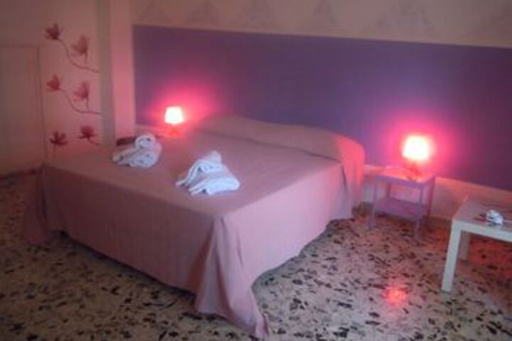 Room 7 of 37