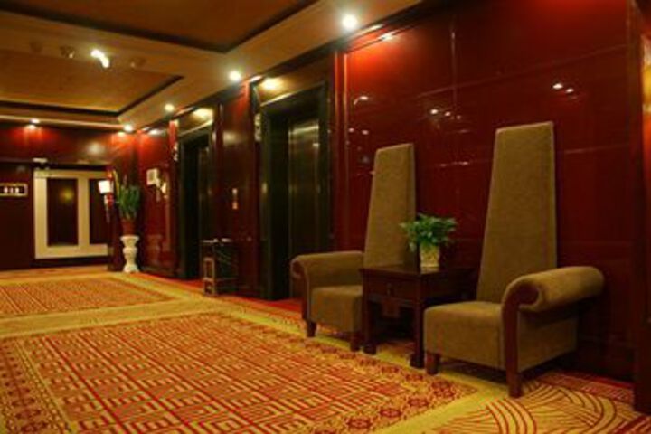 Ballroom/Hall 14 of 23