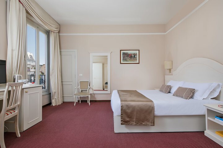 Room 25 of 86