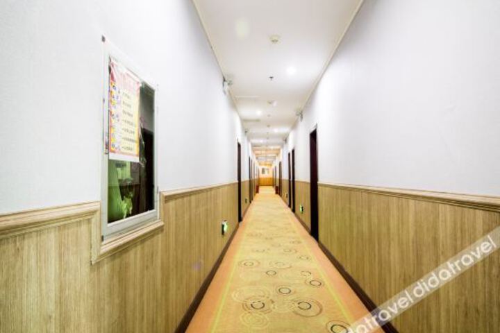 Hotel Interior 8 of 23