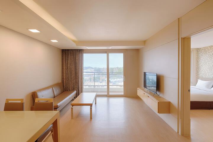 Room 19 of 53