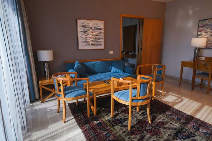 Room 46 of 99