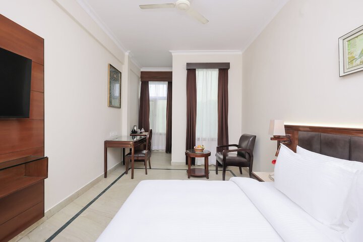 Room 12 of 48