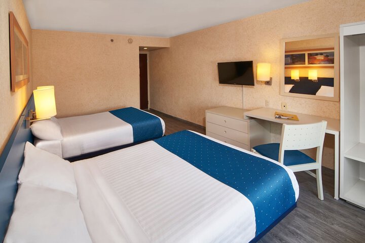 Room 7 of 22